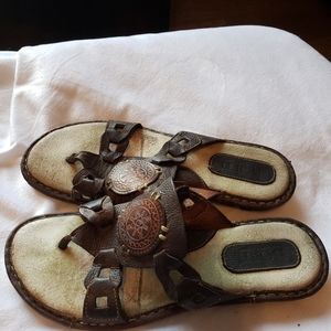 Born Sandles